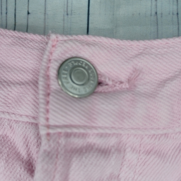 We The Free Pink Distressed Frayed Hem Women Shorts - Picture 7 of 14
